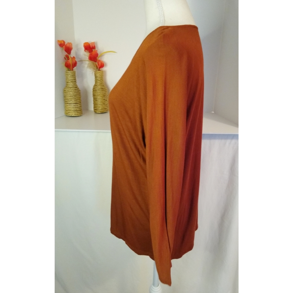Size M Chantik long sleeve burnt orange top - Picture 2 of 5